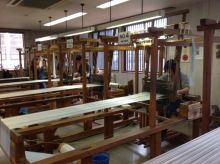 台湾からのお客様が手織り体験に挑戦！