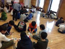 平井西小学校の５年生が江戸川荘さんで小物作り体験！